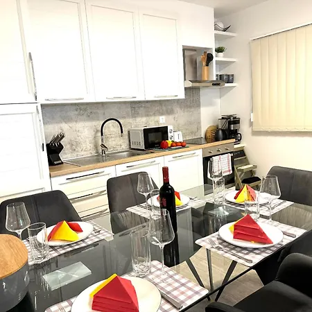 Kata Apartment *