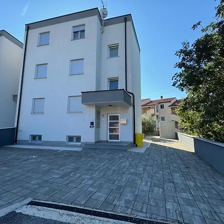 Kata Apartment